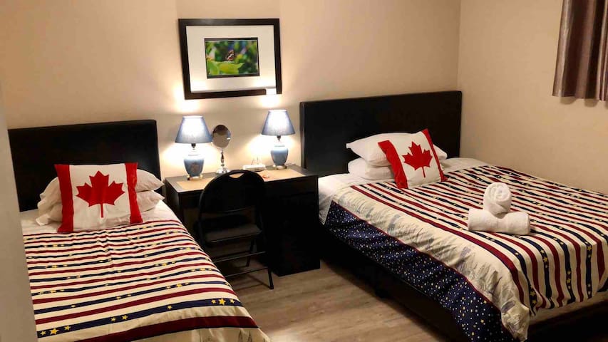 Room A, Airport 9 min, Superstore Cross, New Clean