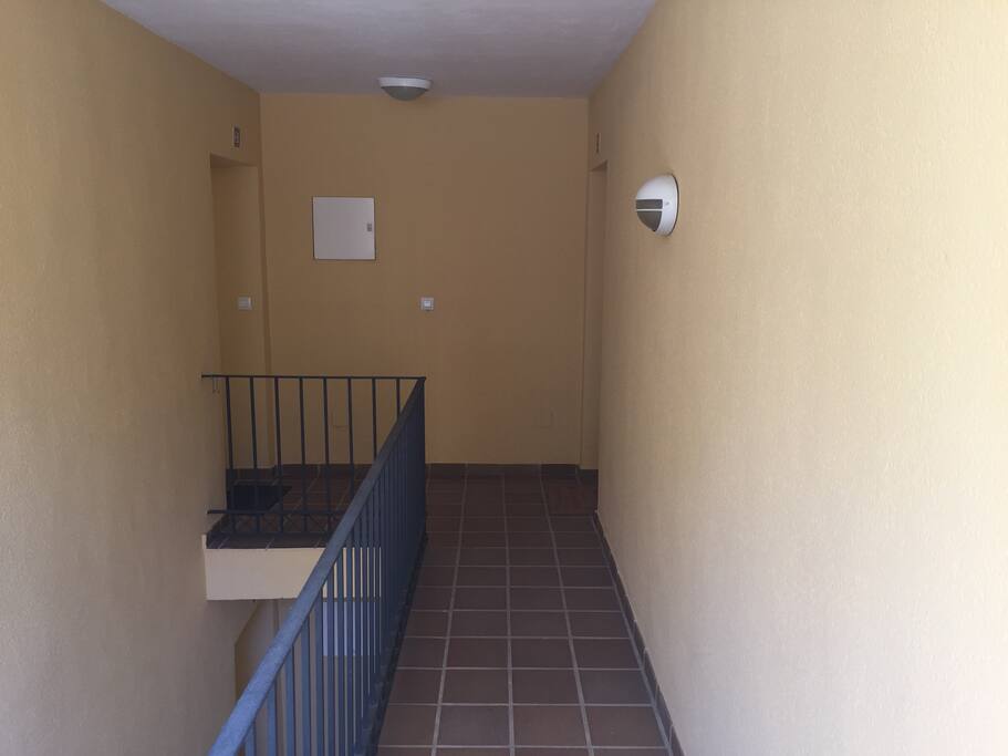Entrance hall(first floor)