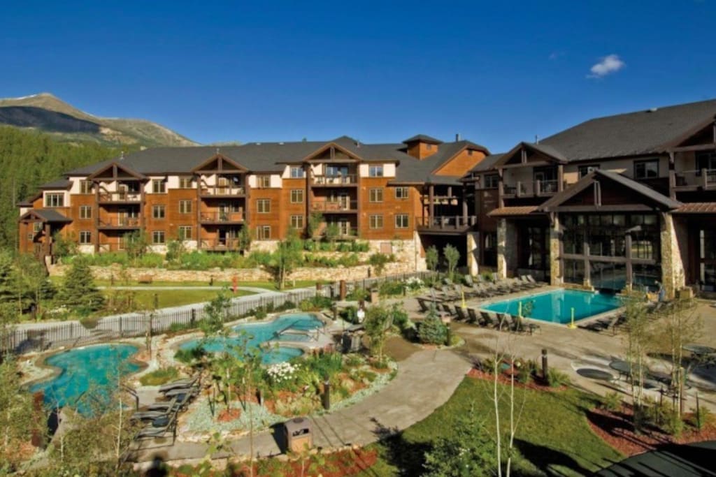 Two outdoor pools, multiple hot tubs