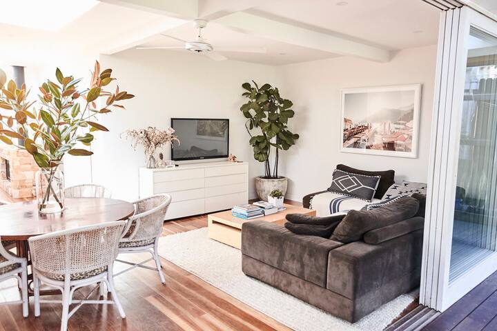 The Avenue gallery image 2