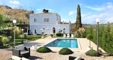 Beautiful Villa with private pool