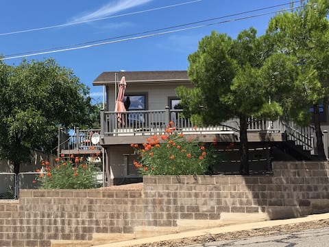 Historic Downtown Globe Charmer