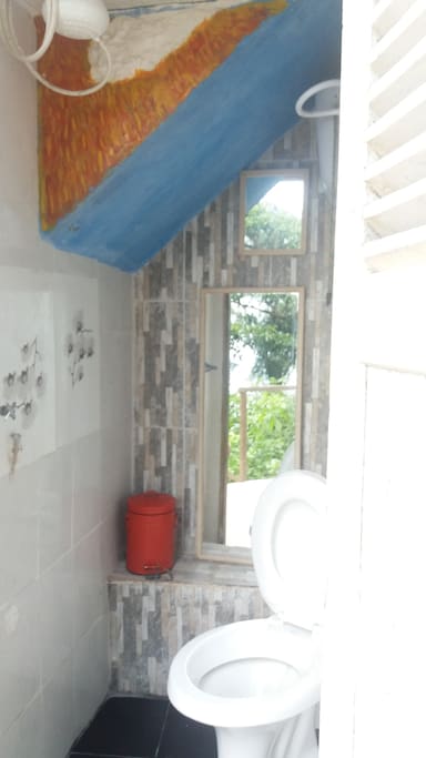 1 0f 2 bathrooms with showers