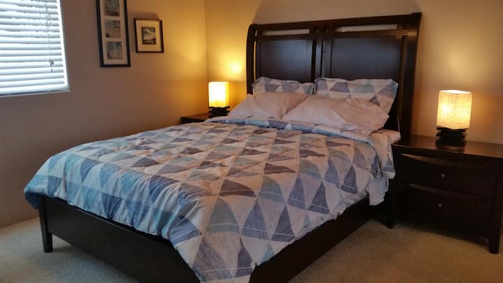 































































































































































































Master BR აღჭურვილია საწოლის ზომის საწოლის მეხსიერების მატრასით
