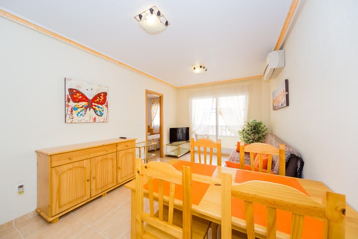 Torrevieja Cozy Apartment With Parking By The Sea. - Torrevieja
