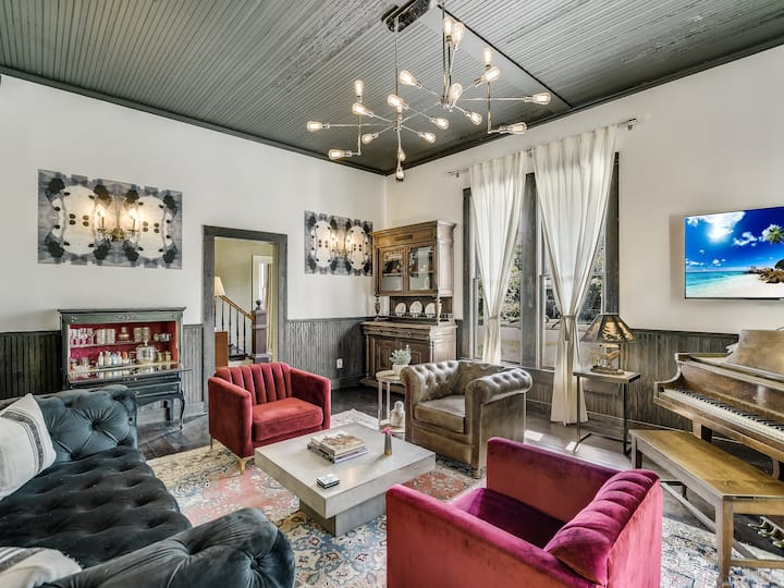 Luxury Modern Farmhouse W/pool. The Ellison House - Lockhart State Park, Lockhart