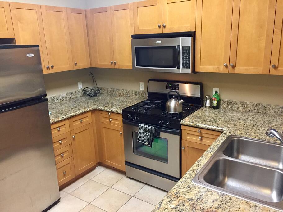 Full Kitchen - Stove, Oven etc!