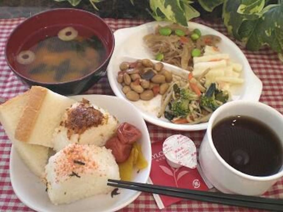 無料和洋朝食
Free Breakfast of Japanese & Western style