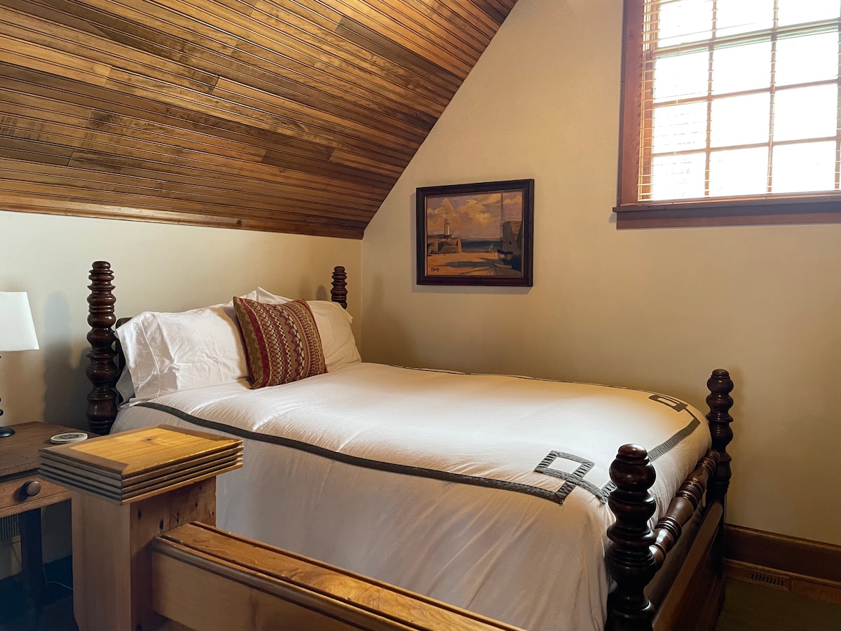 2. kat, spavaća soba u potkrovlju 2 