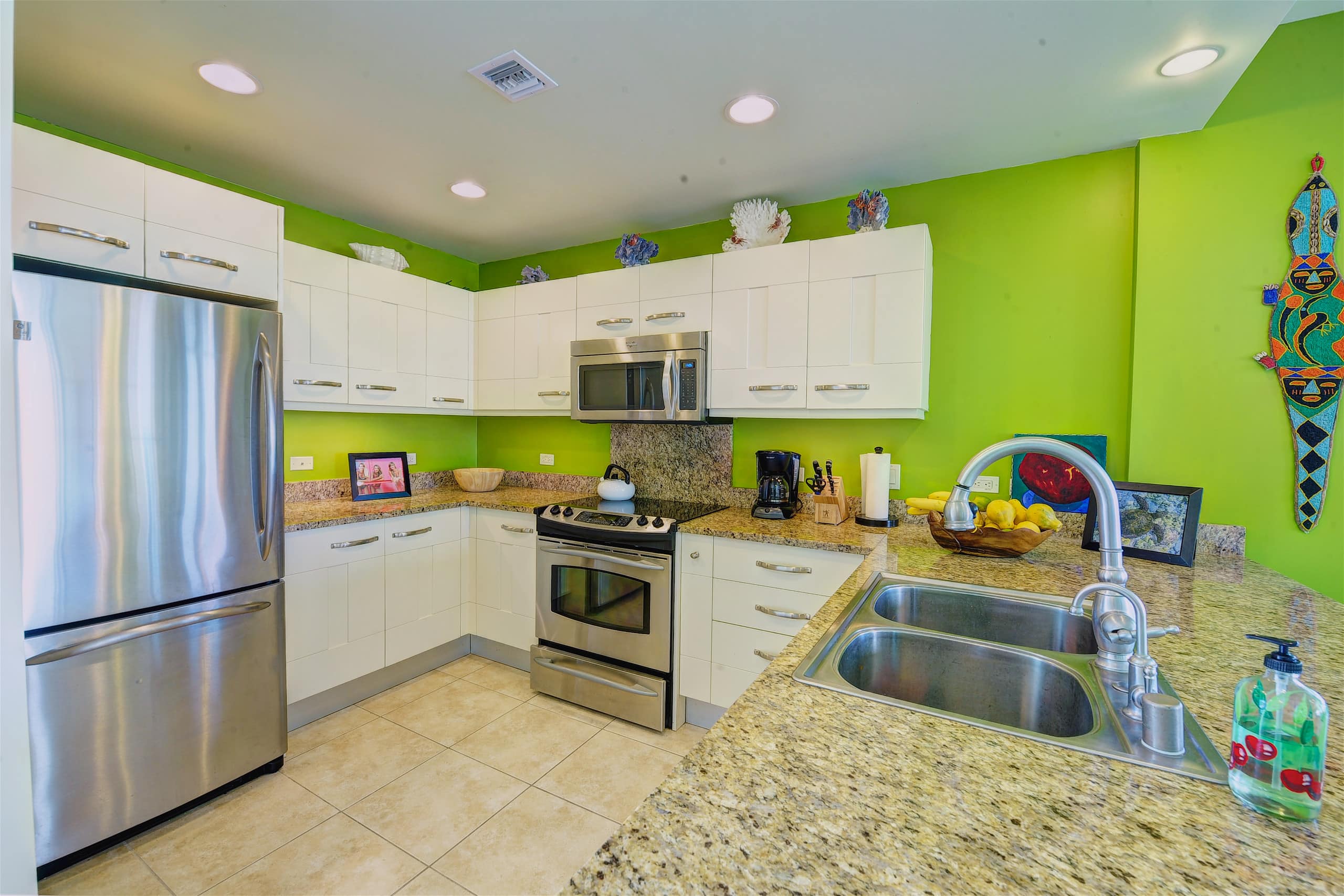 Townhouse in Kailua-Kona · ★4.79 · 3 bedrooms · 3 beds · 3 baths - Image 8