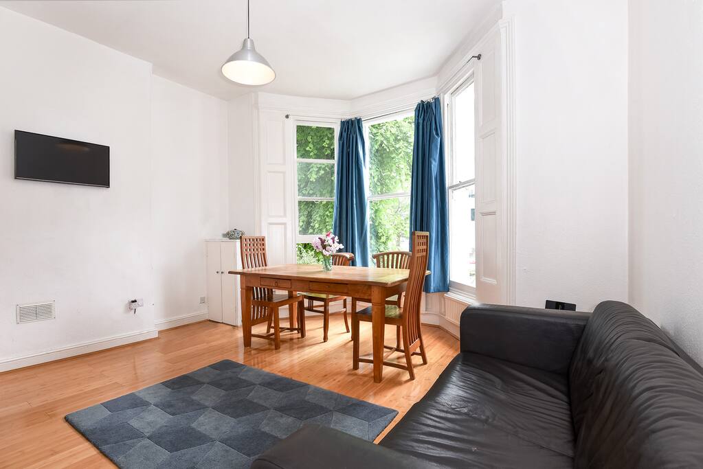 Living room Dinner with Sofa Bed