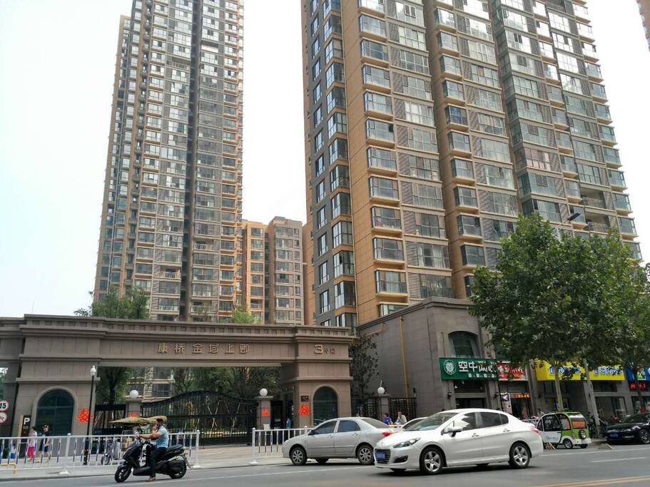 社区正门