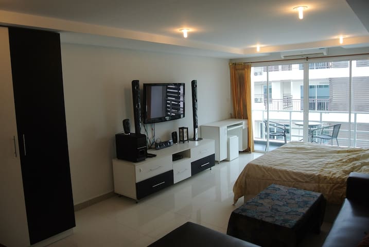 B&M3)#703 JOMTIEN [BIG CORNER STUDIO] APARTMENT