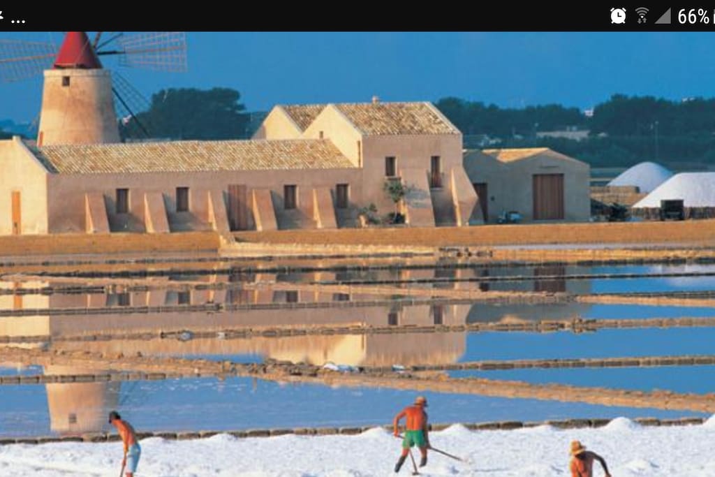 Le famose saline della riserva naturale dello stagnone