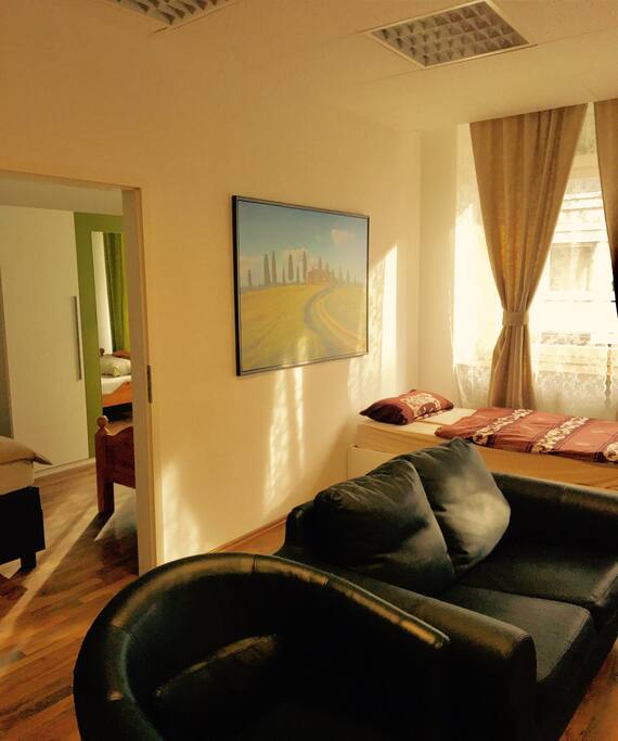 Wohnzimmer (Living room)