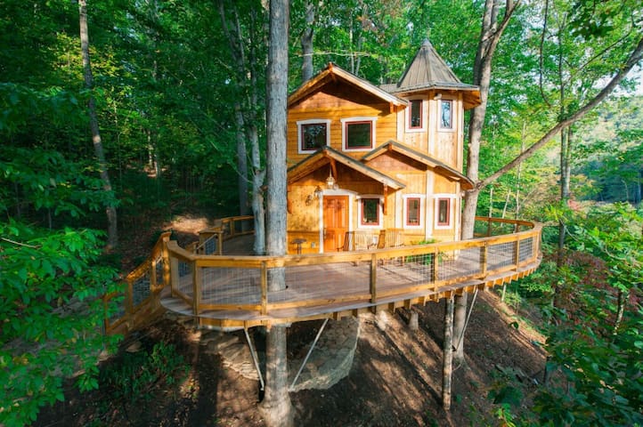 Asheville S Luxury Treehouse Treehouses For Rent In Asheville