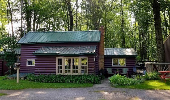Clean & Private CABIN, sleeps 7, DOG friendly - Cabins for ...