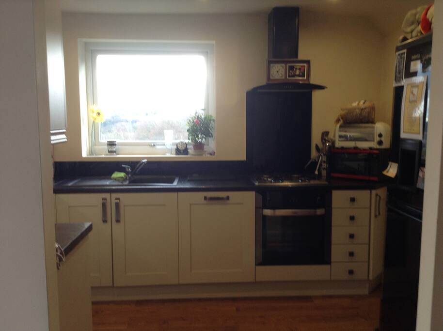 Kitchen/ dining