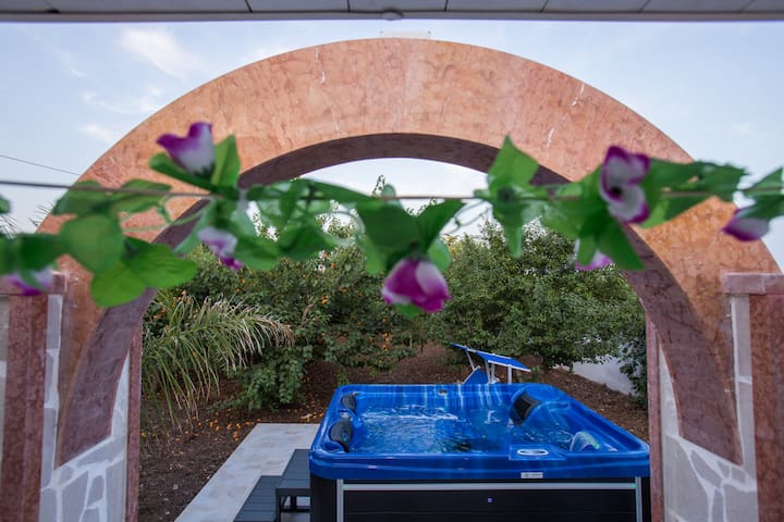 VILLA NEL SALENTO,CON GIARDINO ,PORTO CESAREO