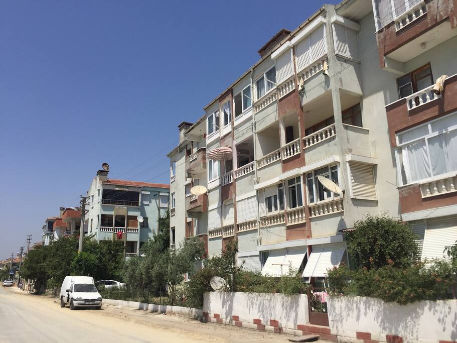 Panjurları kapalı daire-2.kat