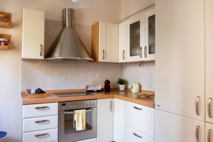 Two bedroom Apt in Syntagma – Ermou area gallery image 5