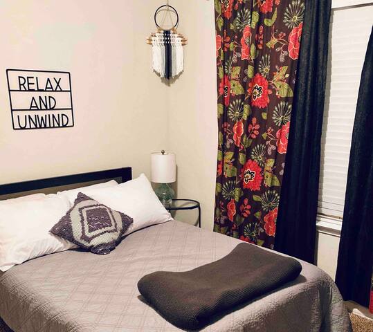 Comfortable Bedroom w/Private Bath, WIFI-Cable