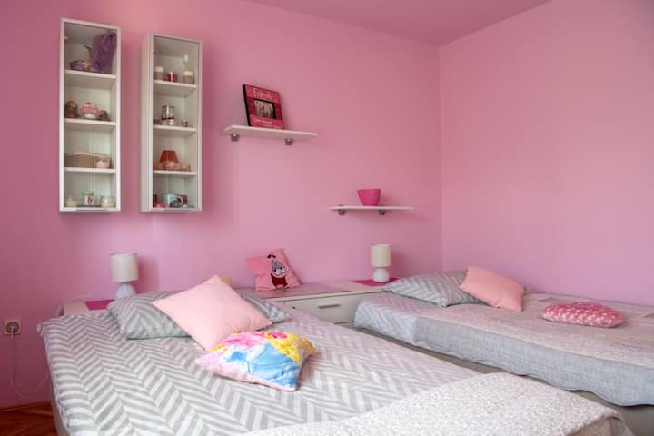 Chumba cha kulala 2 /Spavaca soba 2