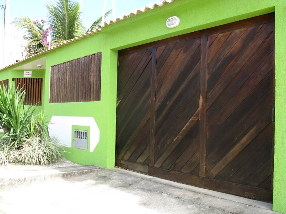 Vitoria Guest House - Entrada Garagem