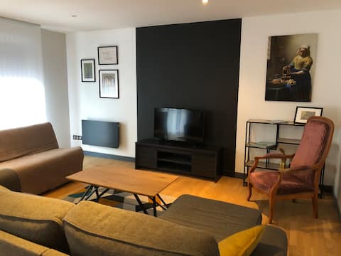 Popular Airbnb listing: Spacious 2 bedroom apartment, Croix Lille in Croix