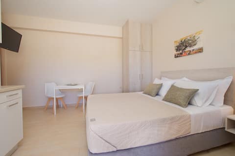 Alexandra's Apartments - Violet Studio