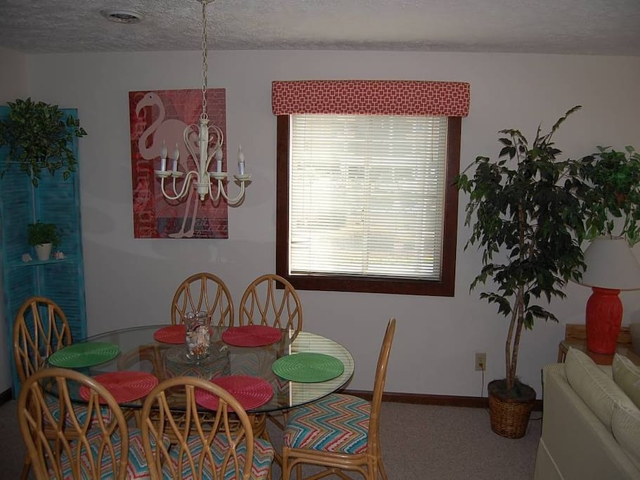 Chair,Furniture,Tree,Dining Room,Indoors