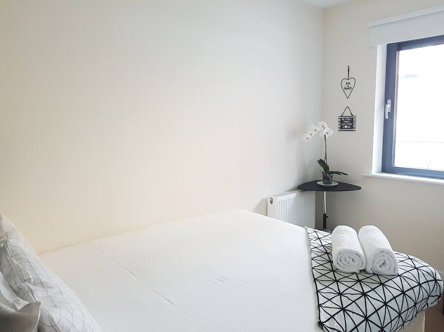 " The apartment itself is spotlessly clean with great accommodation for a couple" - Jane *****