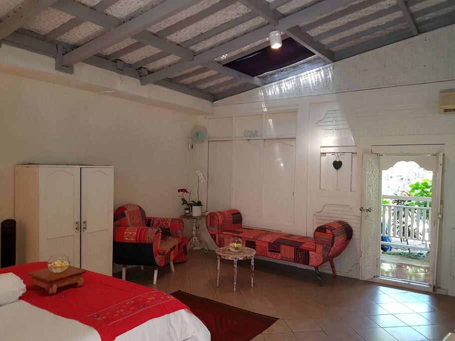 King size bed with full sitting room