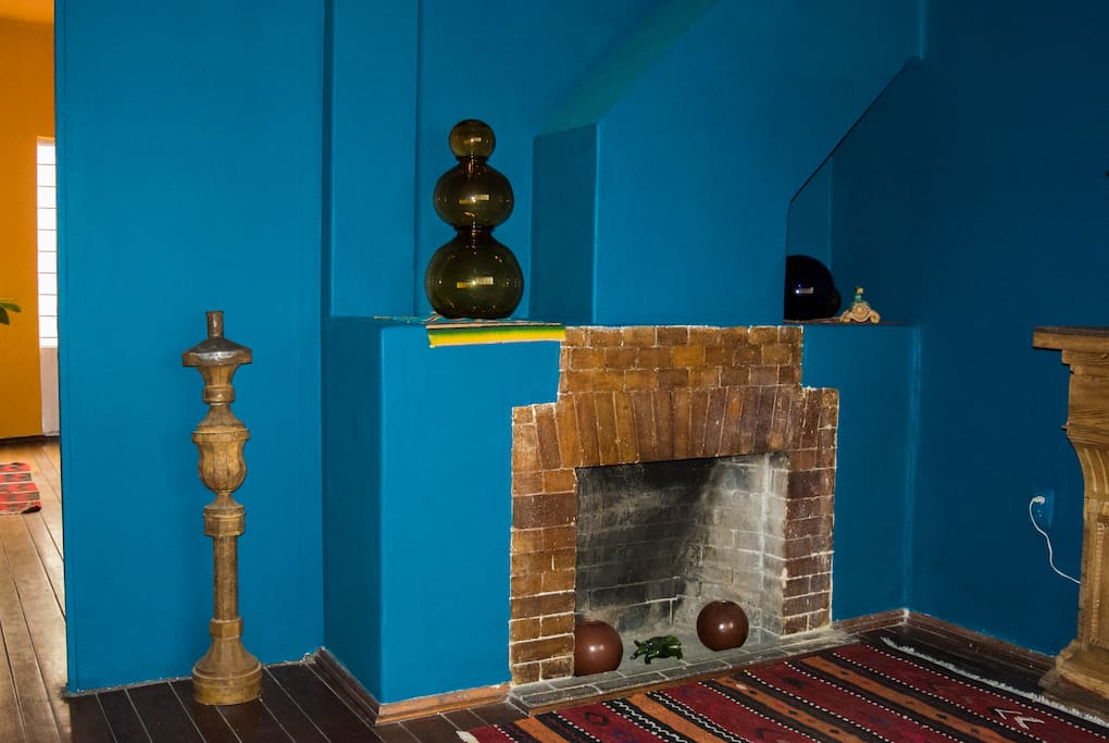 Salón desde la sala de la chimenea