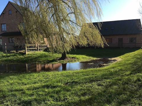 Cozy and Rural "Secret Garden" in Torhout