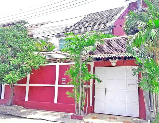 Amazing Thai style Family 3BR home tropical vibes