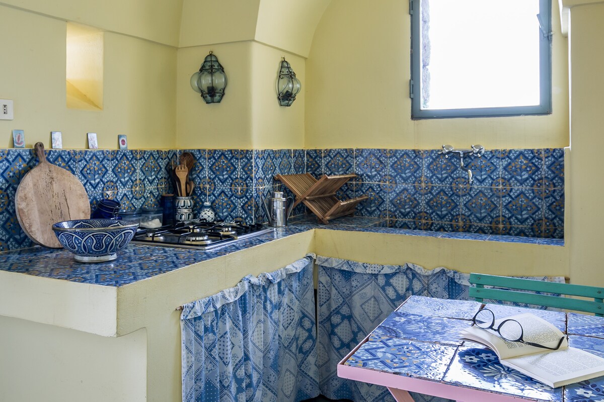 Top performing Airbnb: Dammuso with a view in Pantelleria