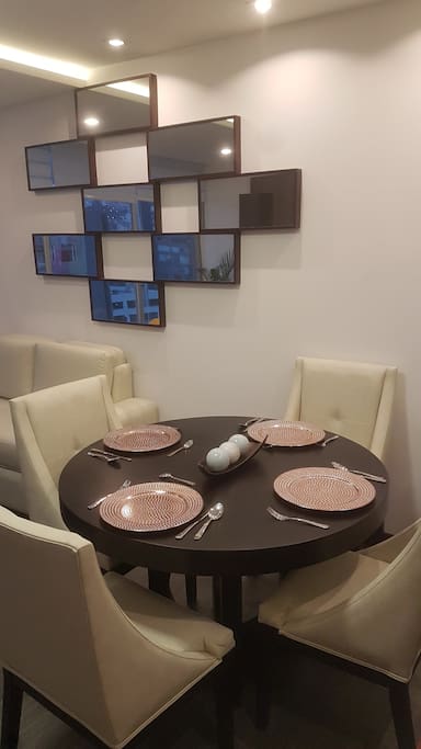 comedor y desayunador dentro del departamento