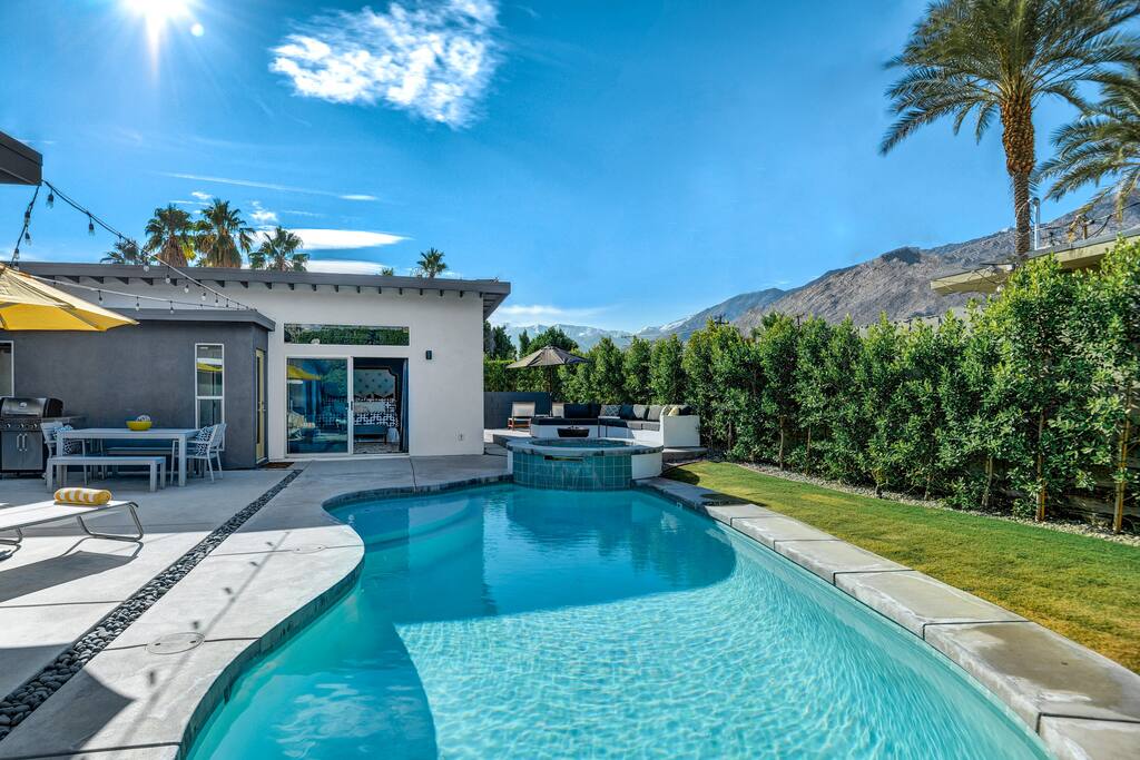 Yellow Palms Villas for Rent in Palm Springs, California, United States