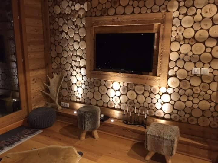 Magnifique Appartement , Dans Chalet Avec Piscine - Montgenèvre