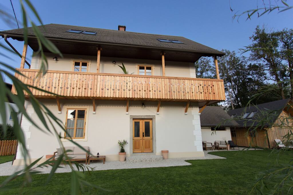 butterfly Lodge