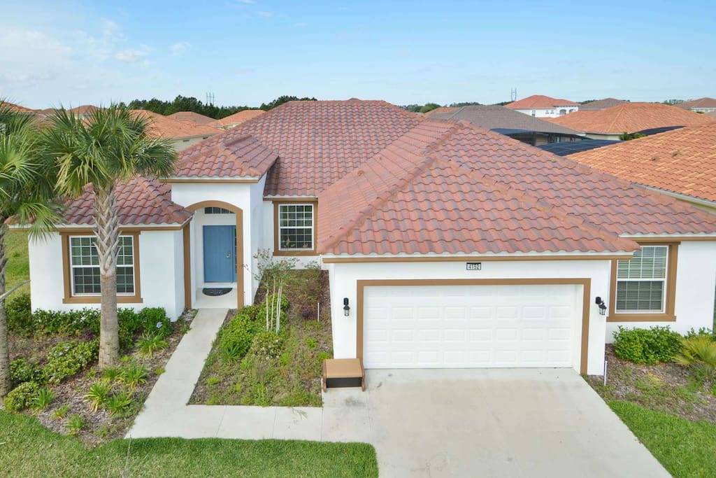 This elegant five bedroom family vacation home is located in the Solterra Resort community - just minutes from Walt Disney World and all of the Orlando attractions.
