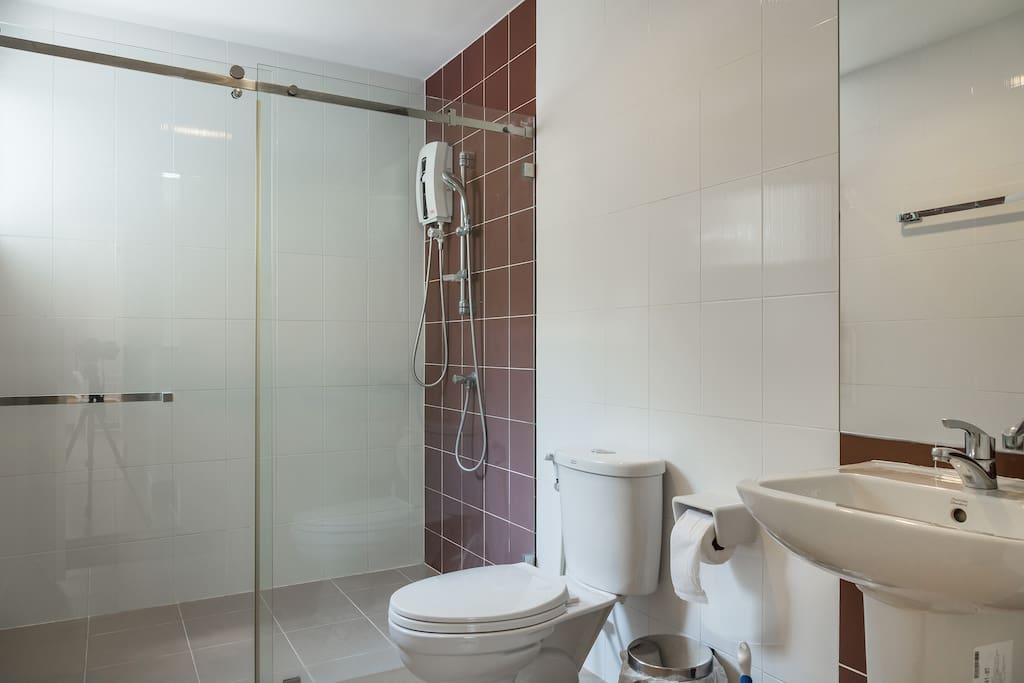Private bathroom - 3rd floor