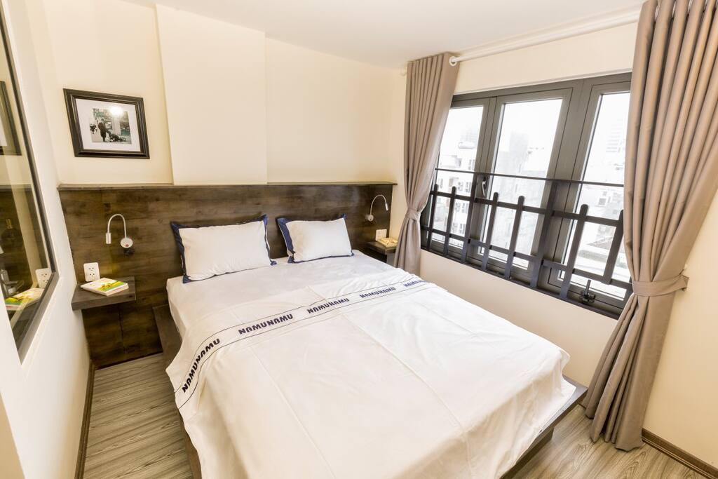 Queen bed