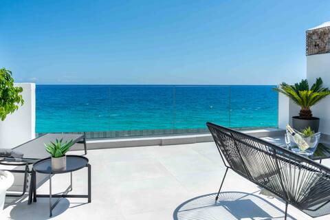 Lovely oceanfront house