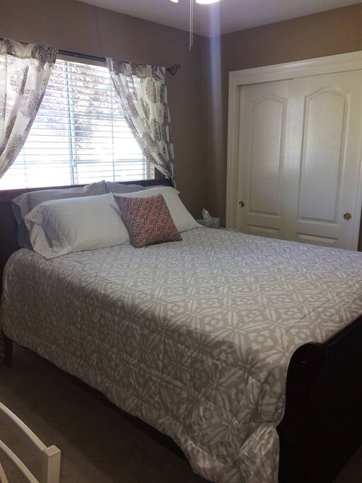 Guest bedroom #1