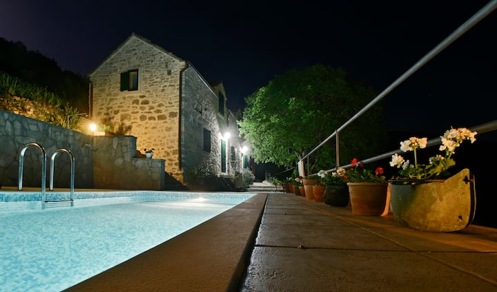 Villa Dol-Three Bedroom Villa with Pool