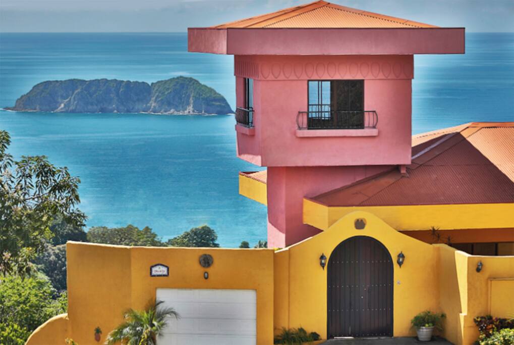 Villa Del Sol - Private Garage & Entrance