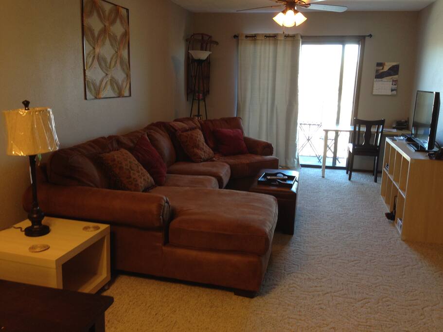 Social Distance! Updated 2 br Condo Sleeps 4.Views - Apartments for