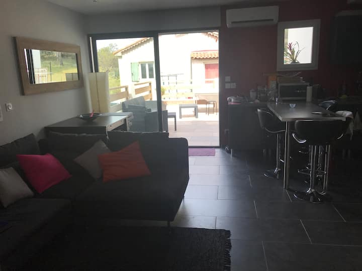 Apartment La couronne near all amenities